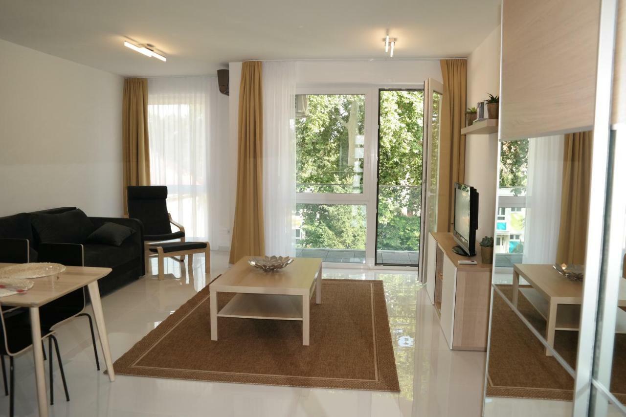 Holiday Apartman With Free Parking Győr Eksteriør bilde