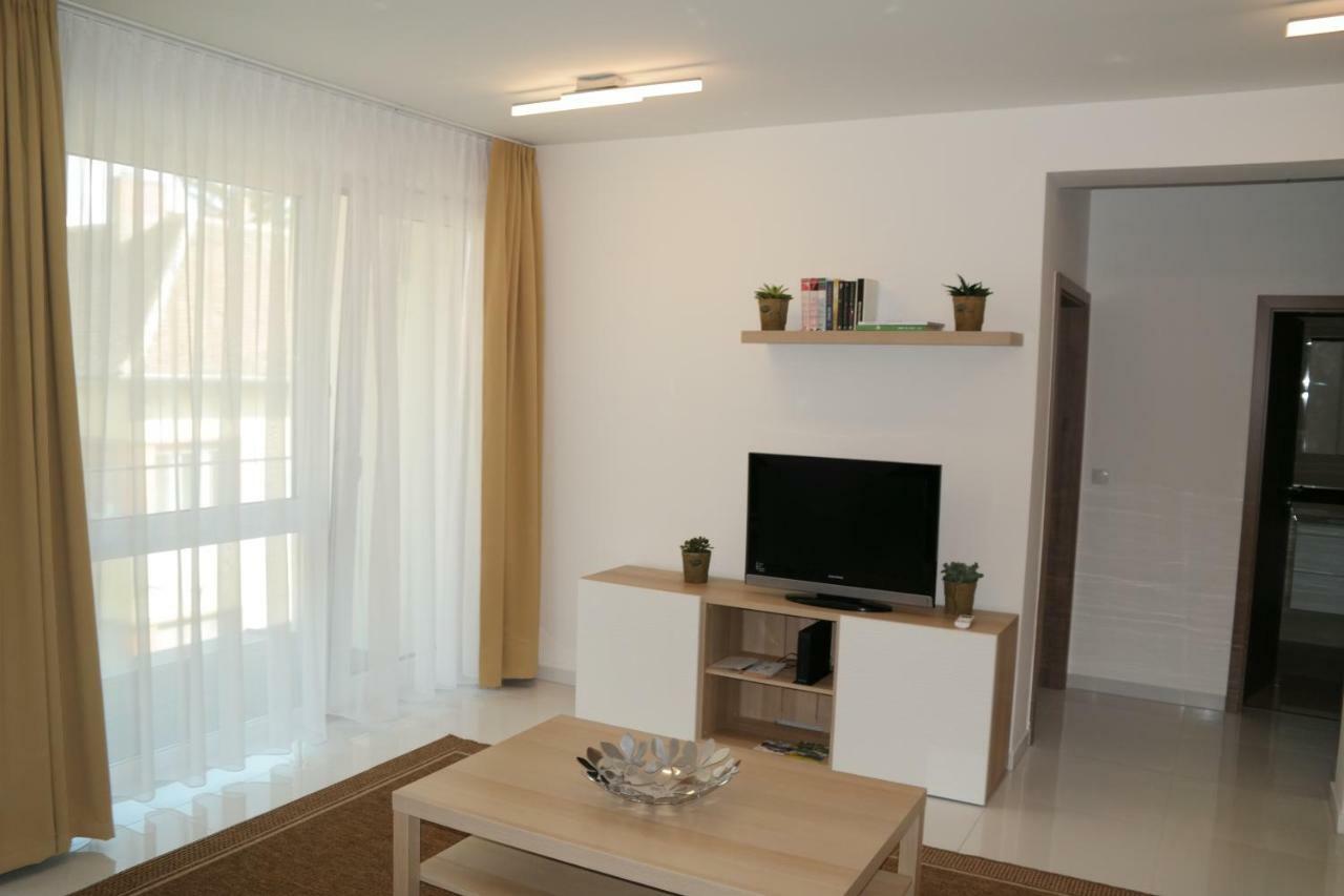 Holiday Apartman With Free Parking Győr Eksteriør bilde