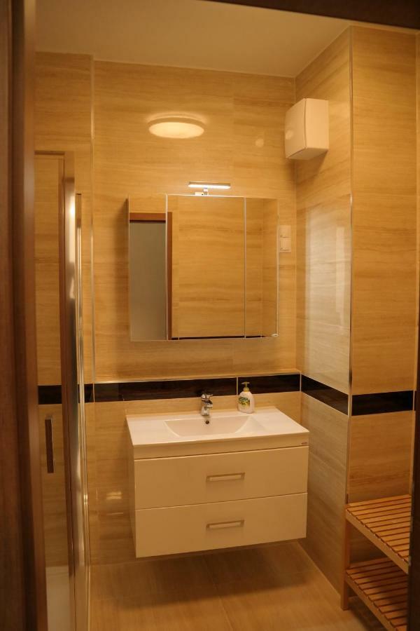 Holiday Apartman With Free Parking Győr Eksteriør bilde