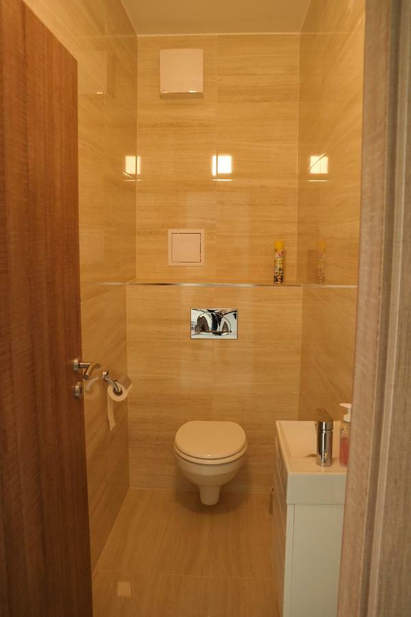 Holiday Apartman With Free Parking Győr Eksteriør bilde