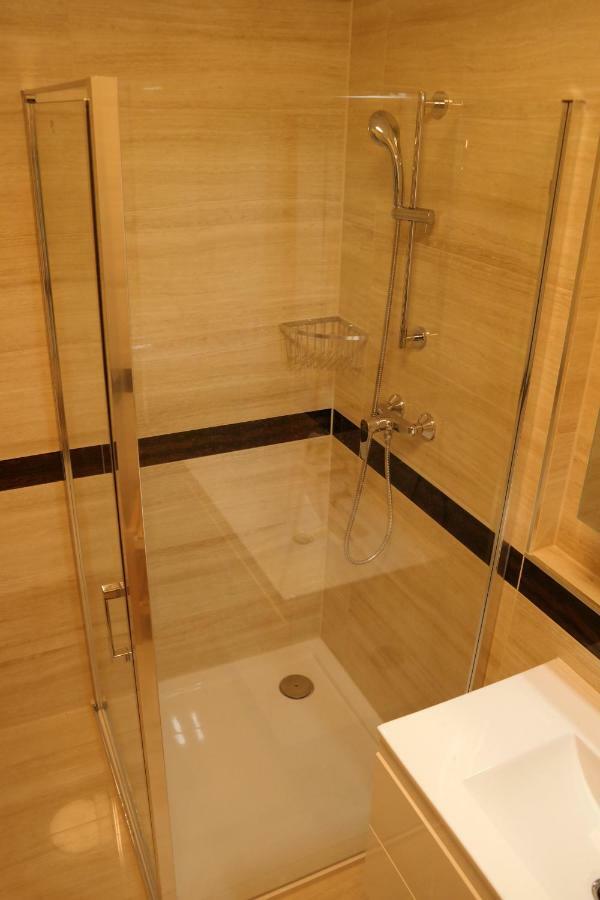 Holiday Apartman With Free Parking Győr Eksteriør bilde